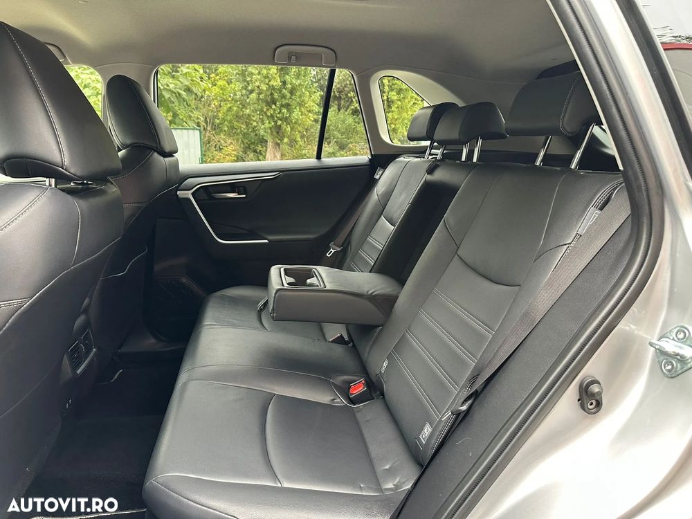 Toyota RAV4 - 11