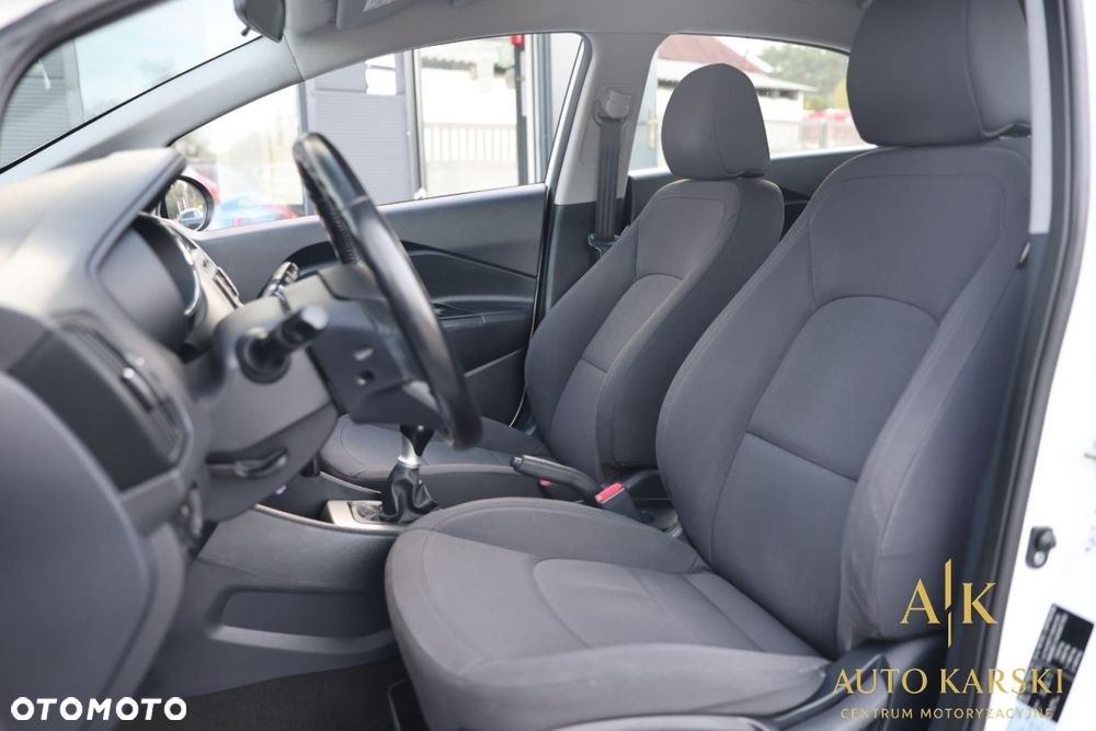 Kia Rio - 29