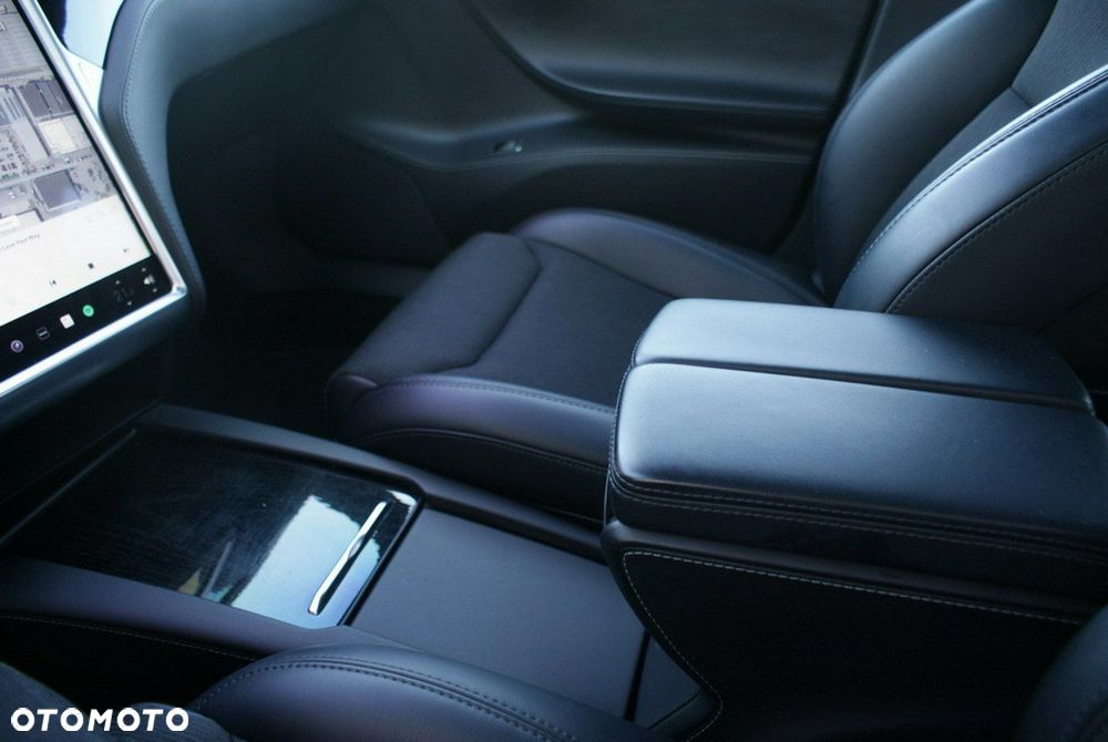 Tesla Model S 75 - 17