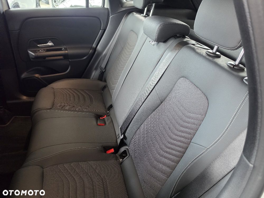 Mercedes-Benz GLA 200 Style - 14