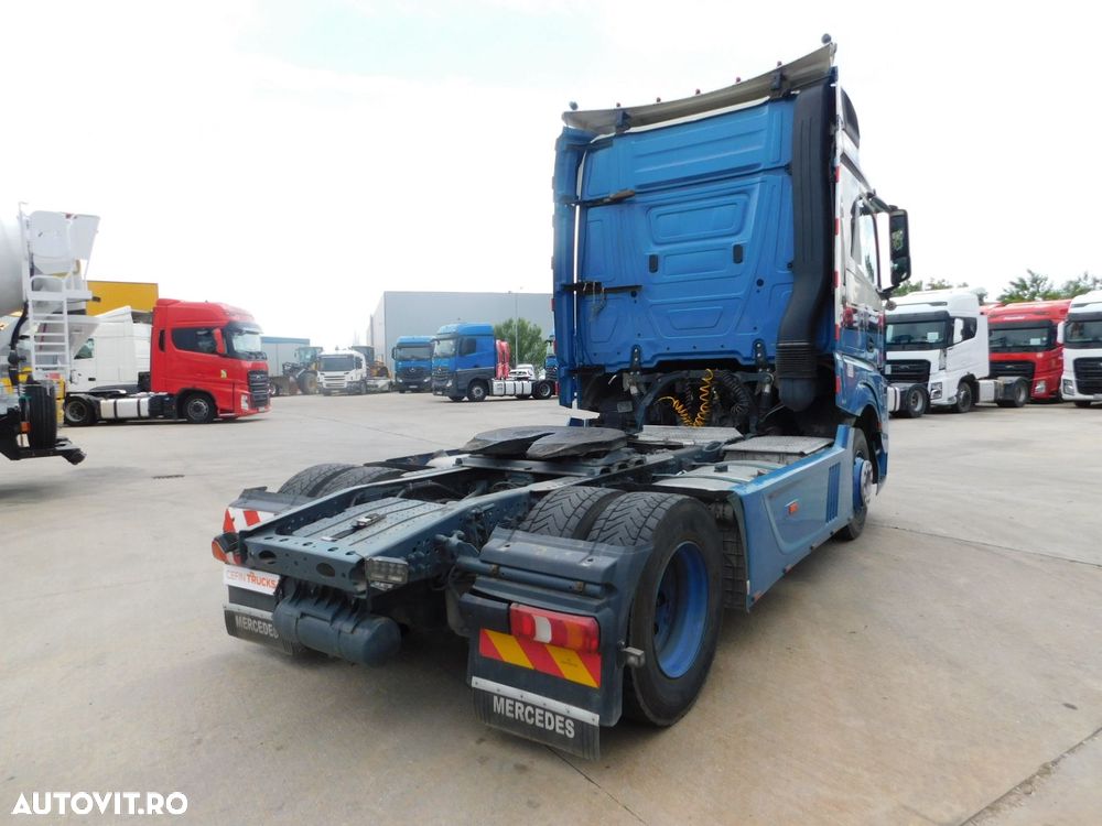 Mercedes-Benz Actros - 3