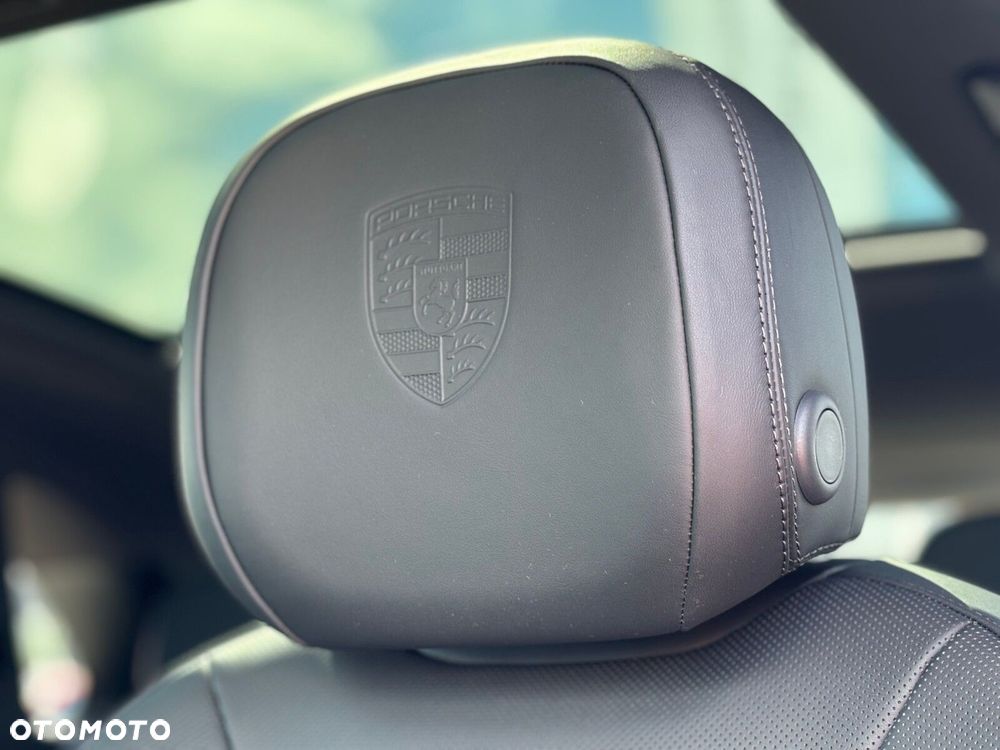 Porsche Cayenne - 32