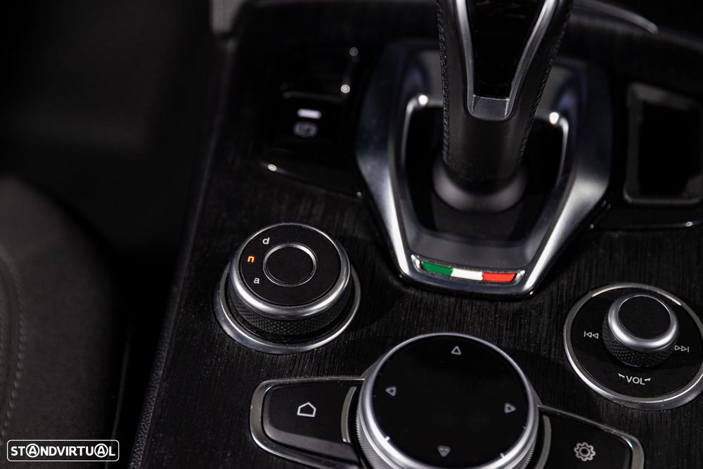 Alfa Romeo Stelvio 2.2 D Super AT8 - 18