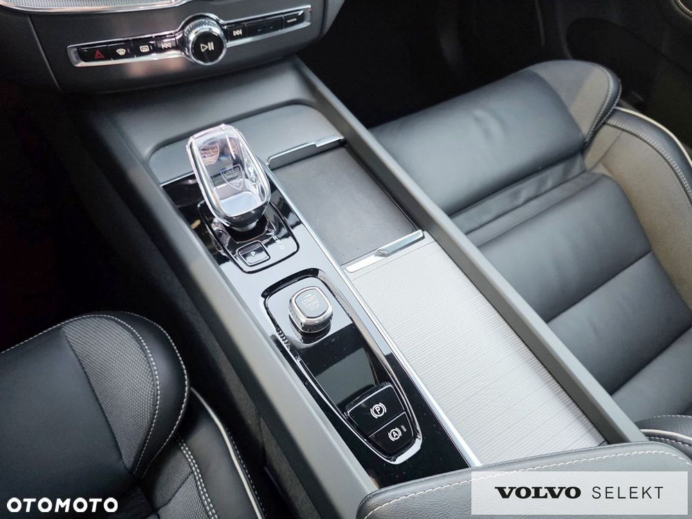 Volvo XC 60 - 30