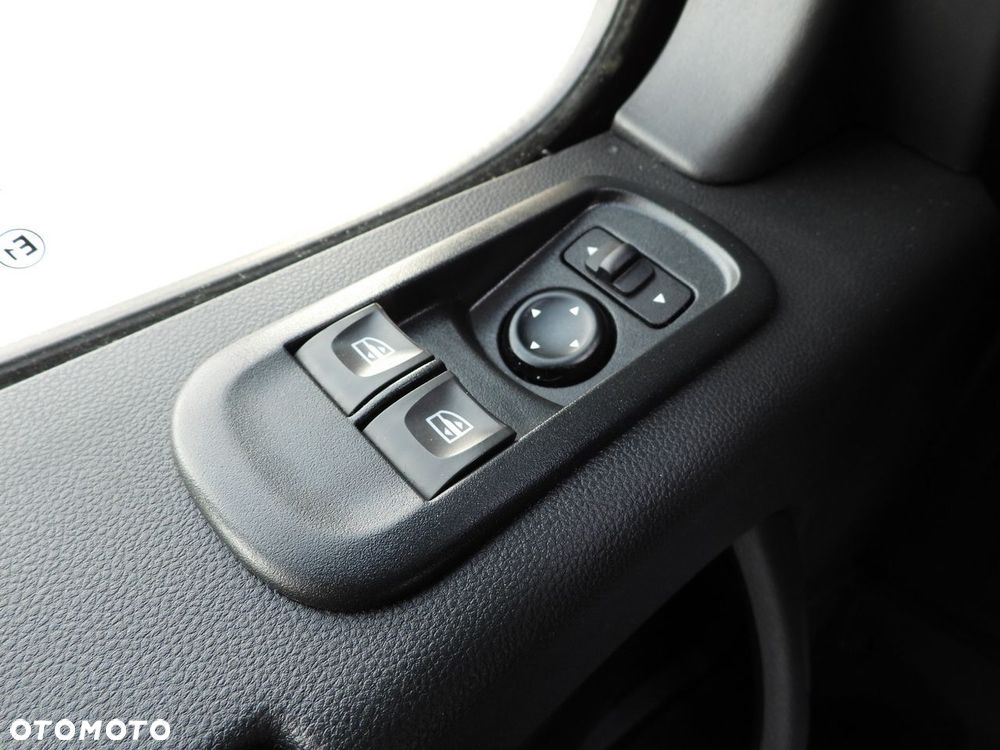 Renault MASTER PLANDEKA 10 PALET WEBASTO TEMPOMAT LEDY PNEUMATYKA KLIMATYZACJA  165KM - 31