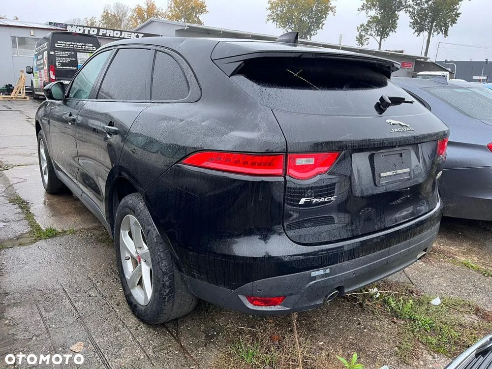 Jaguar F-Pace 25t AWD Prestige - 2