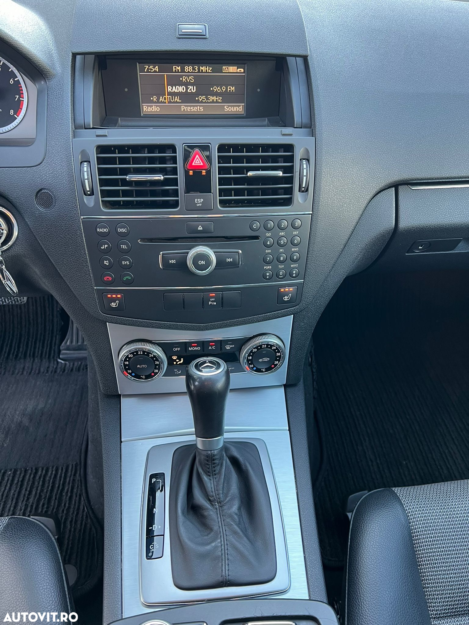 Mercedes-Benz C - 8