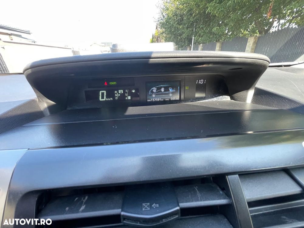 Toyota Prius+ (Hybrid) - 7
