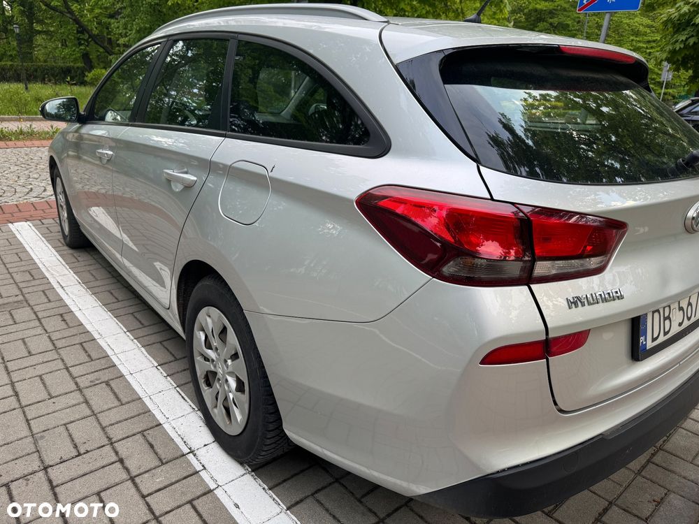 Hyundai i30 1.6 D Classic + - 8