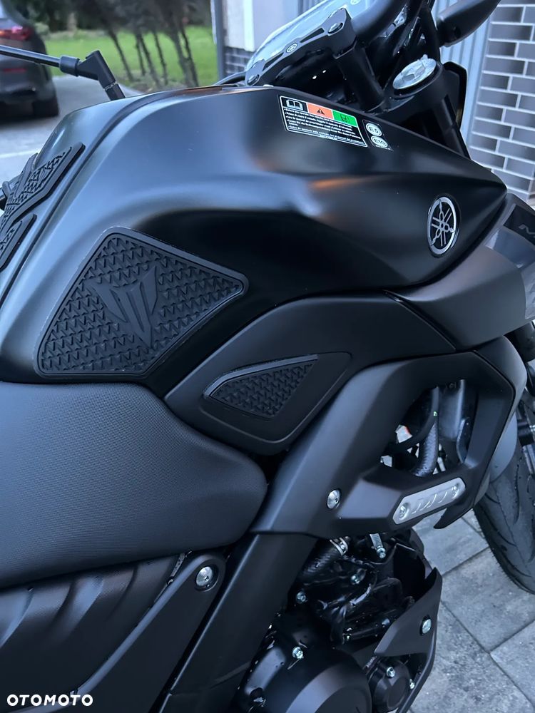 Yamaha MT - 17