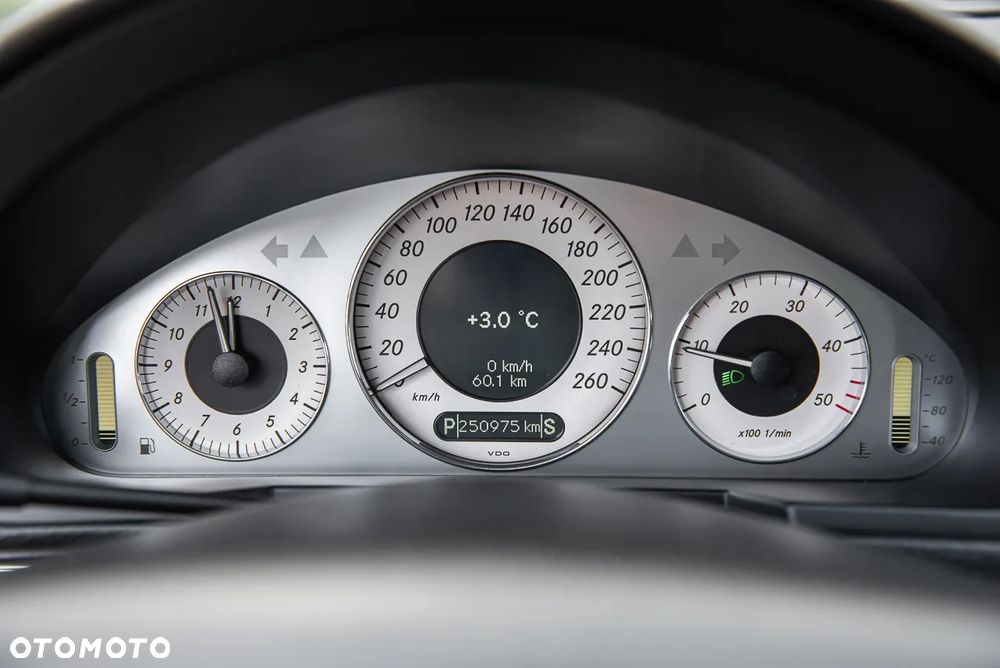 Mercedes-Benz Klasa E 320 CDI 4-Matic Avantgarde - 19