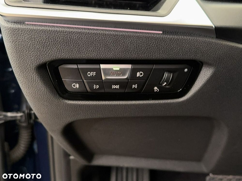 BMW Seria 3 - 38