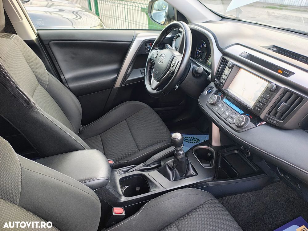 Toyota RAV4 2.0 D-4D 2WD Executive - 12
