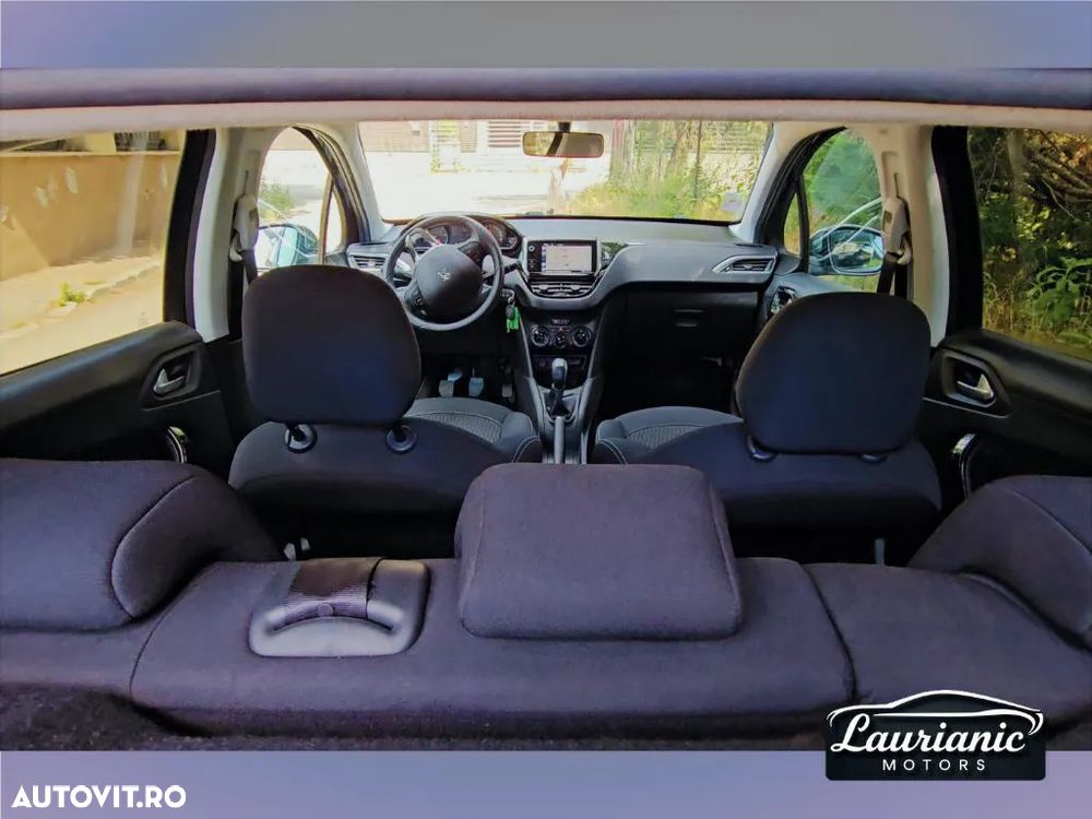 Peugeot 208 1.2 L PureTech Style - 23