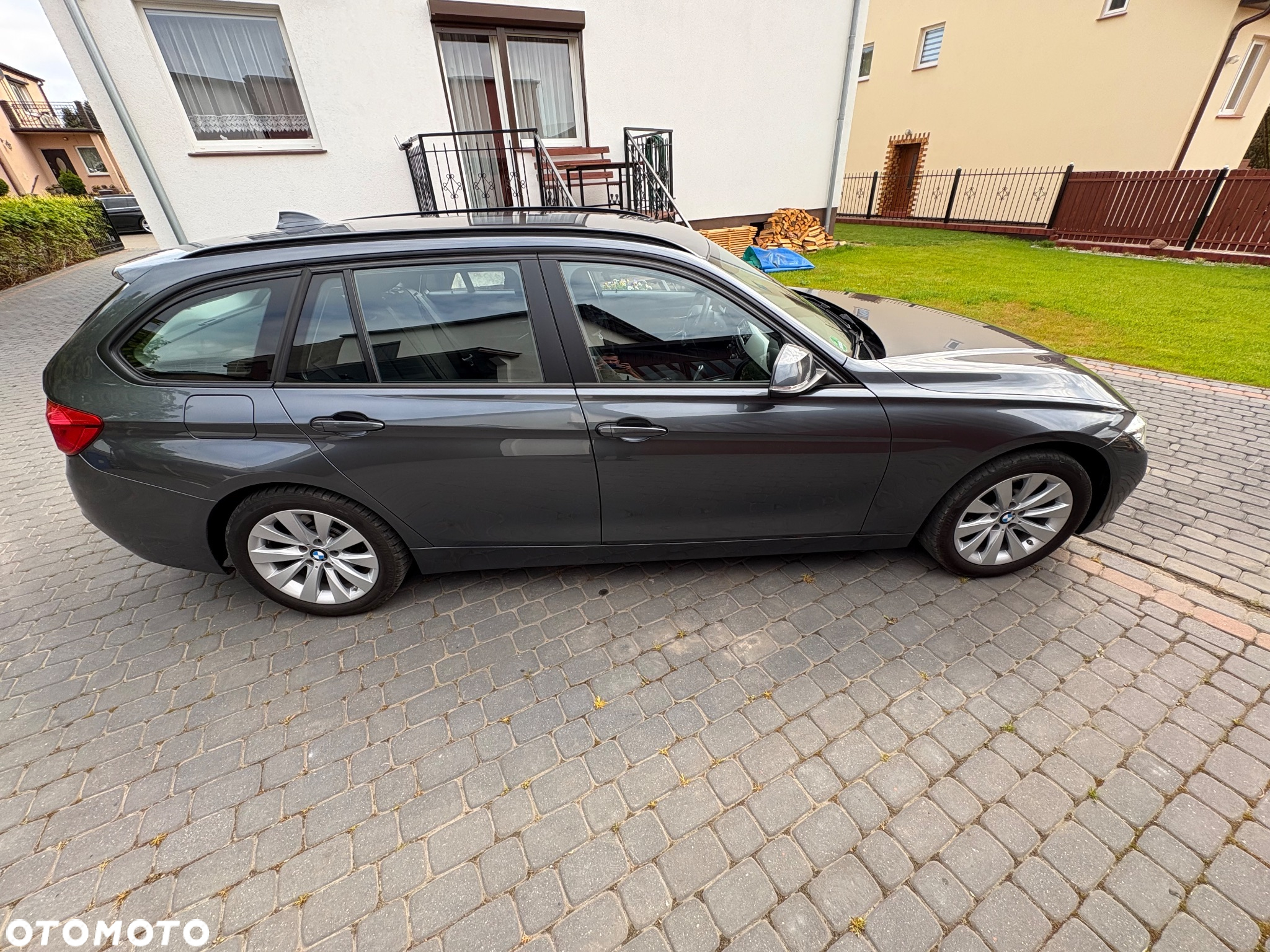 BMW Seria 3 318d Touring - 15