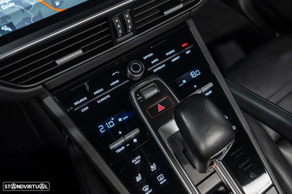 Porsche Cayenne Platinum Edition - 17