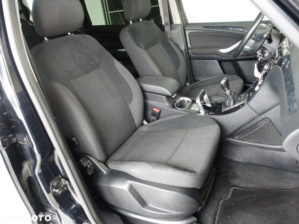 Ford Galaxy 2.0 Platinium X (Ghia) - 24