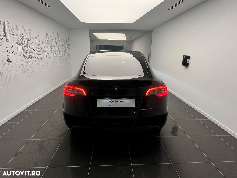 Tesla Model Y Long Range RWD - 8