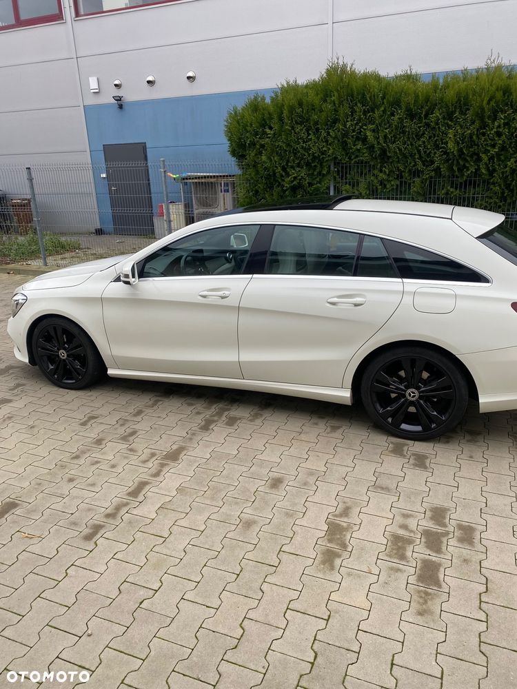 Mercedes-Benz CLA 180 7G-DCT - 7