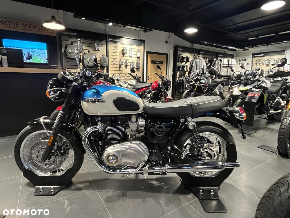 Triumph Bonneville - 8