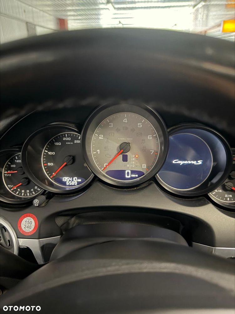Porsche Cayenne - 5