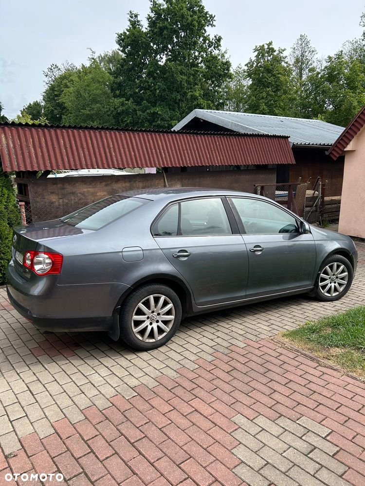 Volkswagen Jetta 1.9 TDI Comfortline - 6