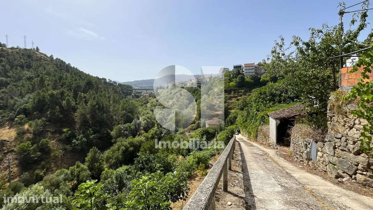 Moradia + Terreno Urbano - Grande imagem: 4/40