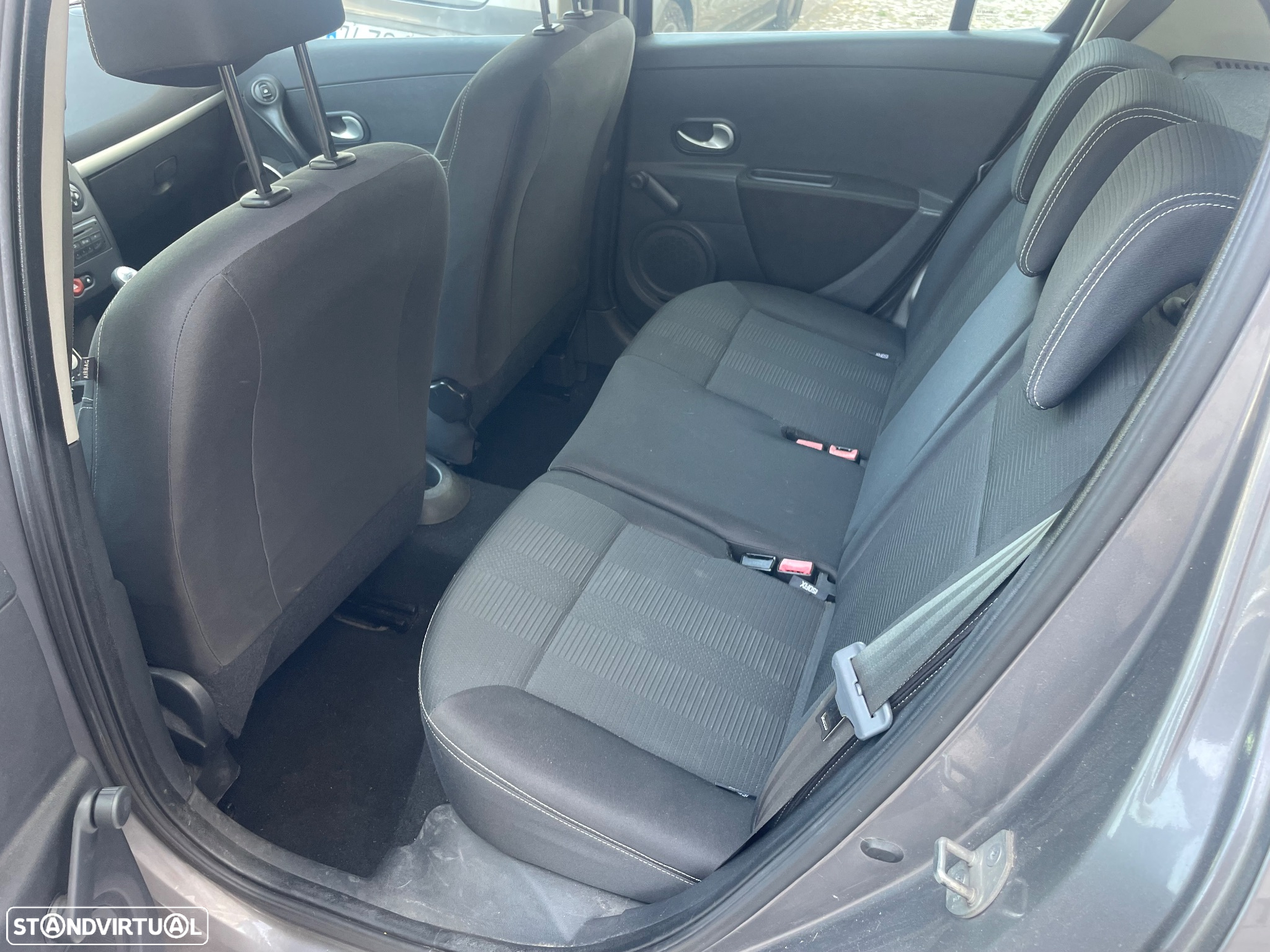 Renault Clio 1.2 16V Dynamique S - 9
