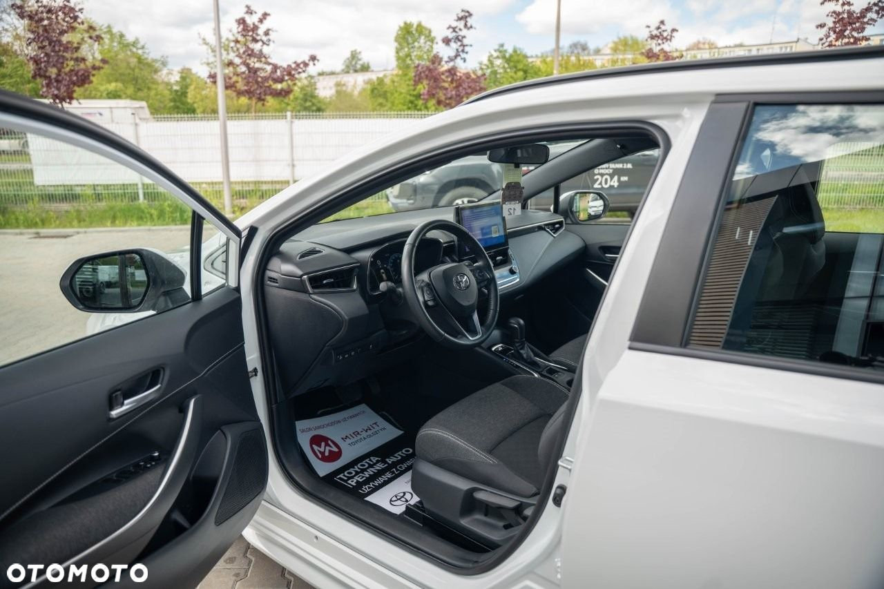 Toyota Corolla - 24