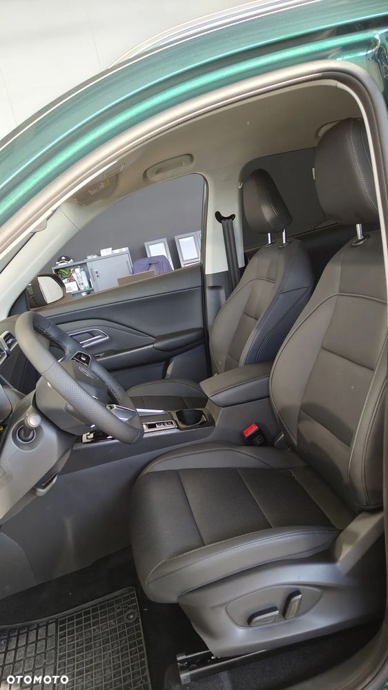 MG ZS Hybrid+ - 10