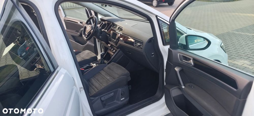 Volkswagen Touran - 13