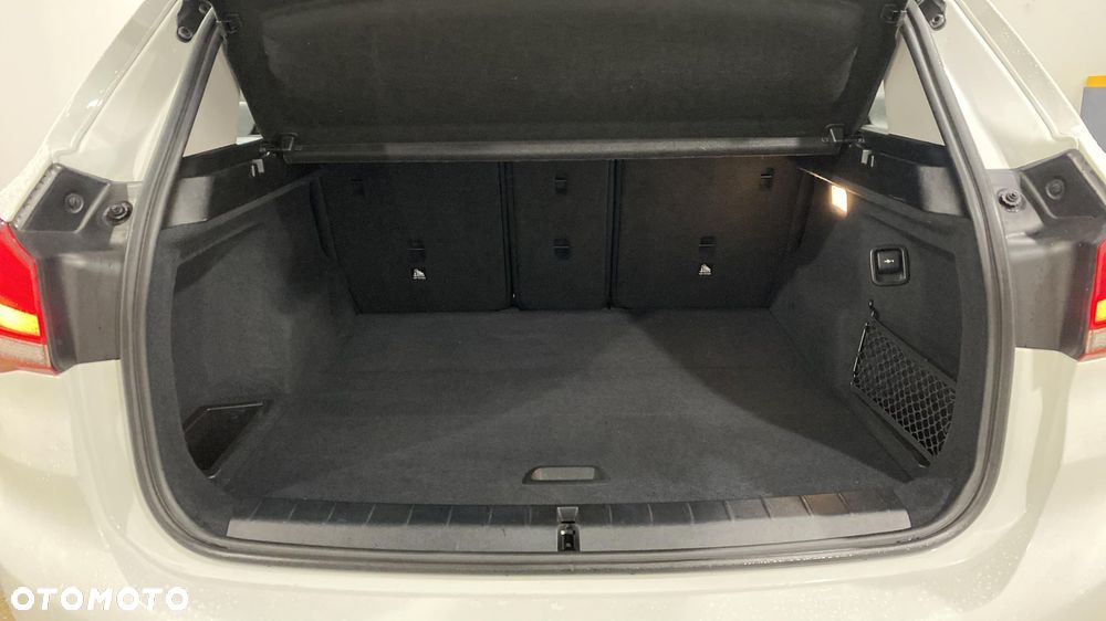 BMW X1 sDrive18i Advantage - 12