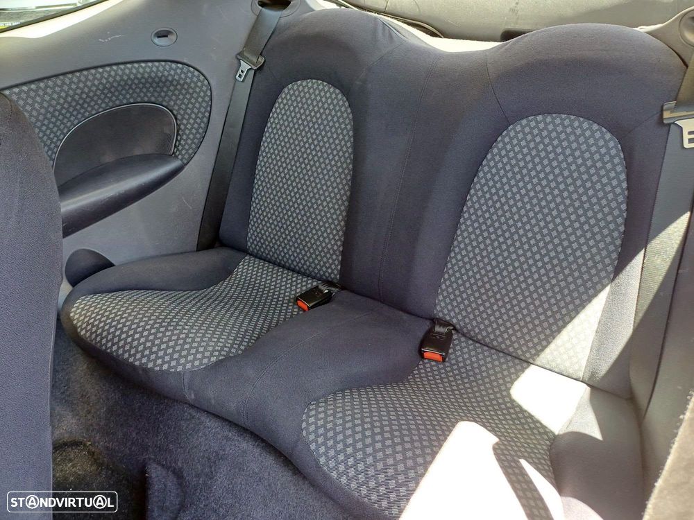 Ford Puma 1.4 16V - 10