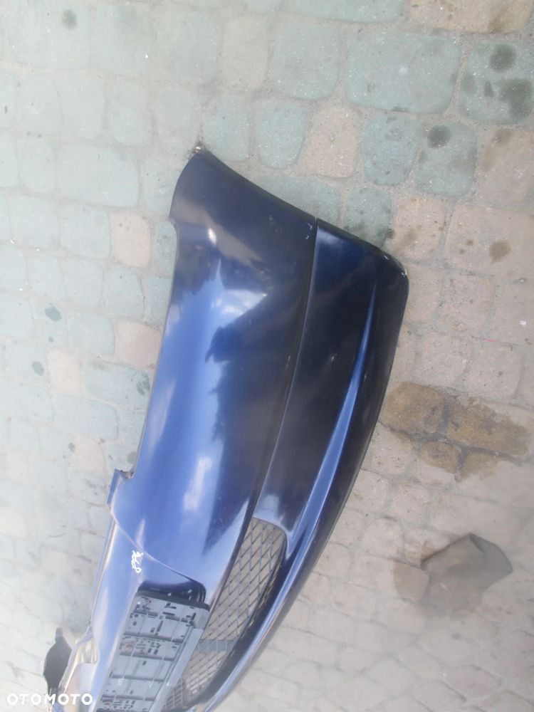 zderzak toyota Yaris I 8R4 - 4