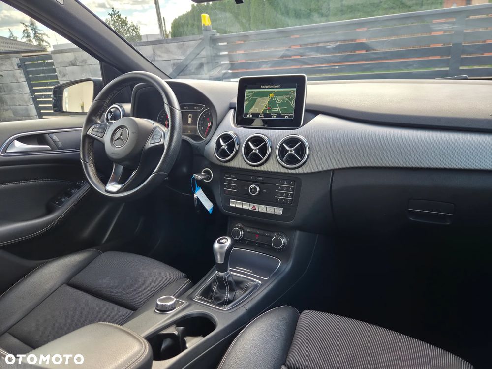 Mercedes-Benz Klasa B 180 BlueEFFICIENCY Edition Style - 13