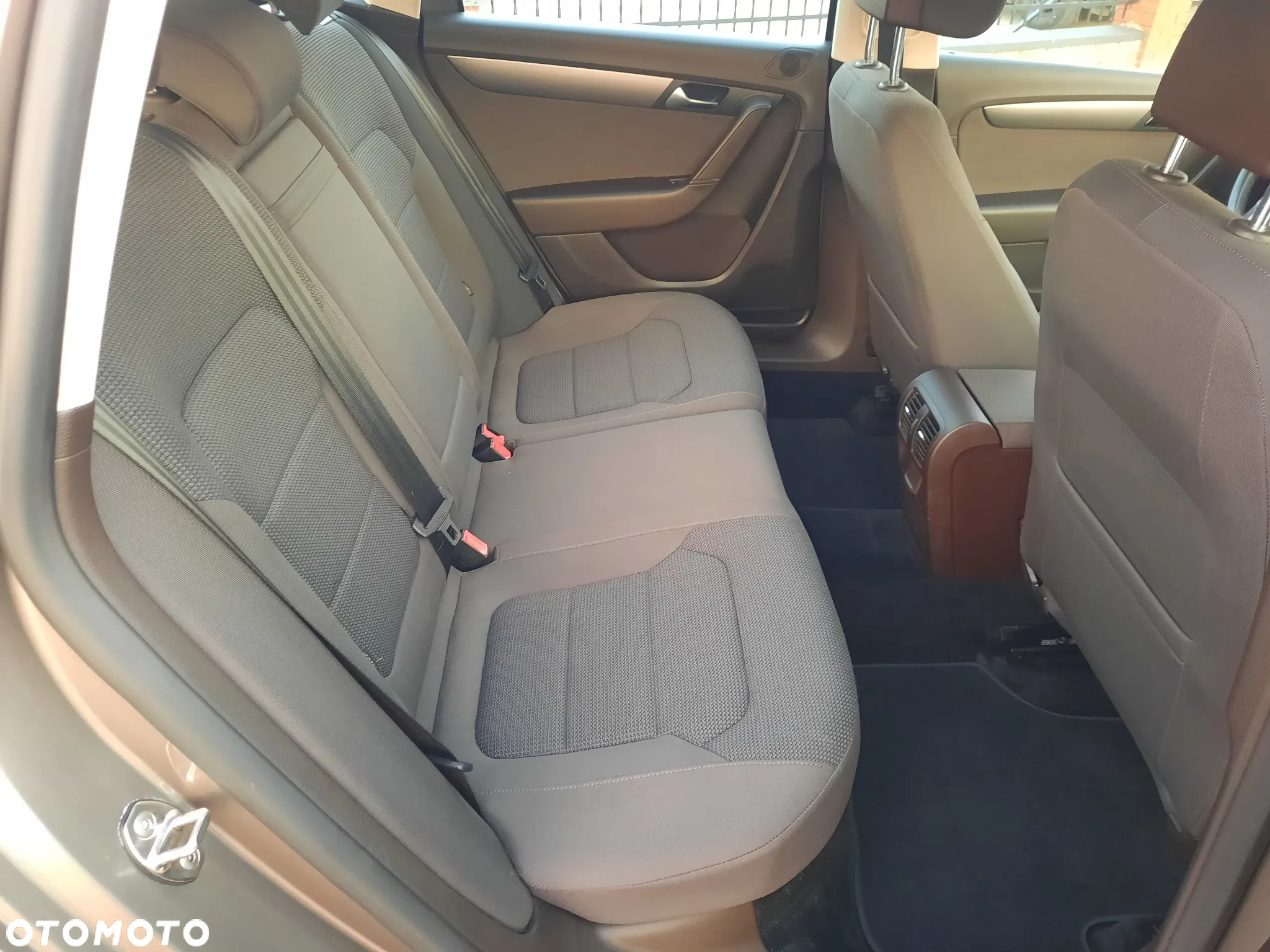 Volkswagen Passat 2.0 TDI Comfortline DSG - 15