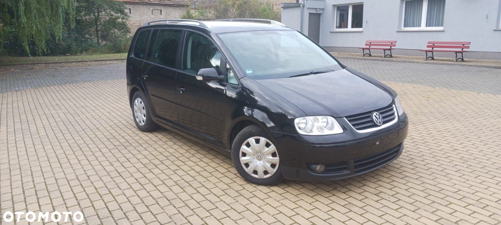 Volkswagen Touran 2.0 TDI DPF BlueMotion Technology DSG Comfortline - 1