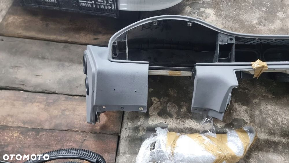 DESKA KONSOLA KOKPIT POD SCHOWEK SIWY BMW 8 E31 850 840 EU - 2
