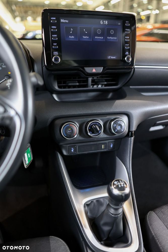 Toyota Yaris 1.5 Comfort - 25