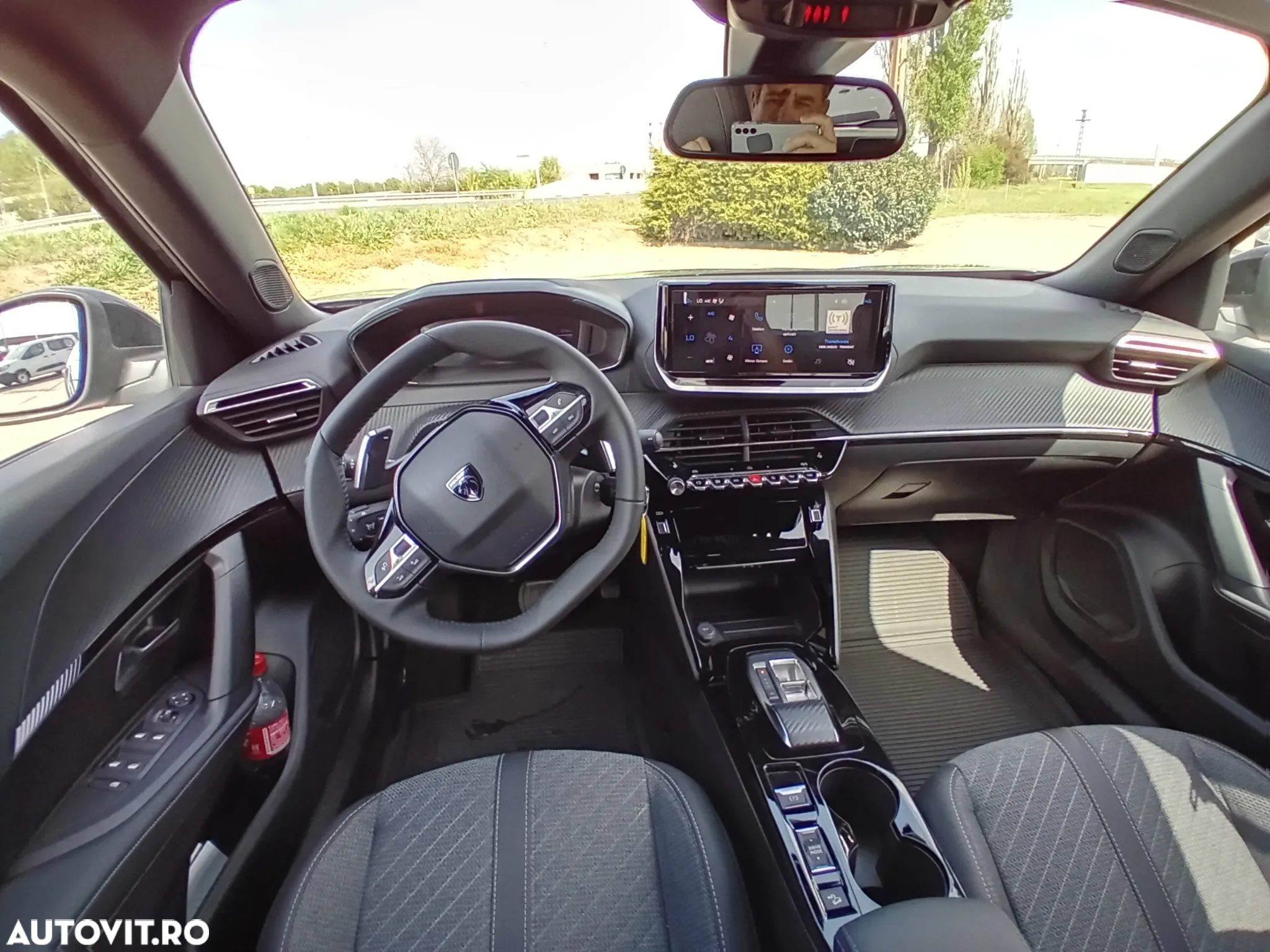 Peugeot 2008 Hybrid 145 e-DSC Allure - 12