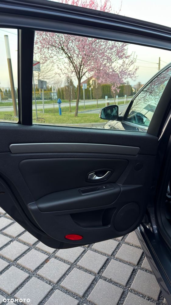 Renault Laguna 2.0 dCi Tech Run - 24