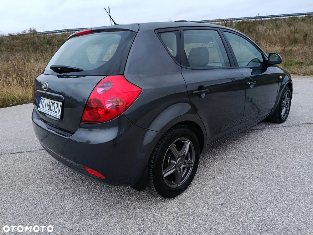 Kia Ceed 1.4 CVVT Attract - 16