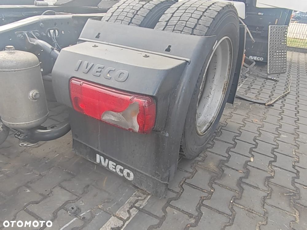 BŁOTNIK KOMPLETNY PRAWY TYŁ LAMPA ZWYKŁA IVECO S-WAY HI-WAY - 3