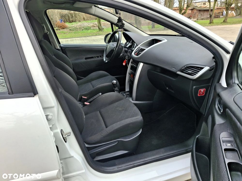 Peugeot 207 1.6 Premium - 24