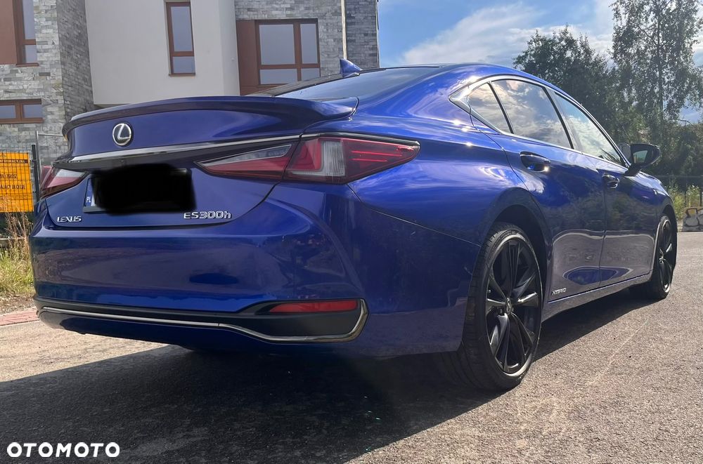 Lexus ES 300h F Sport - 9
