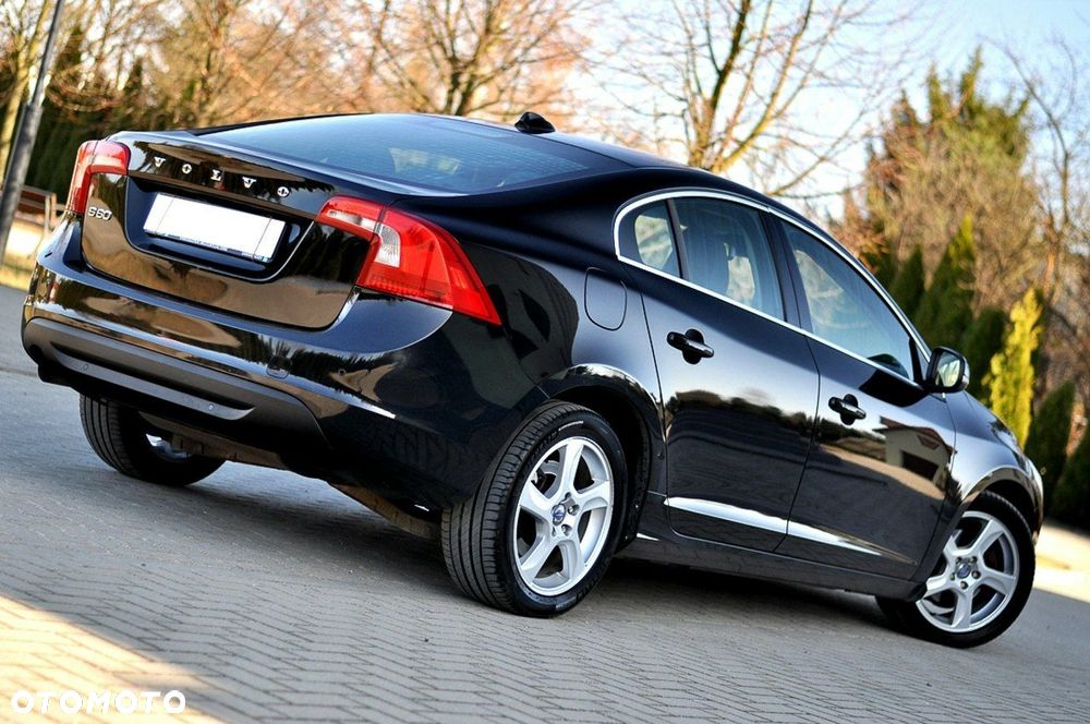 Volvo S60 D3 Geartronic Momentum - 1