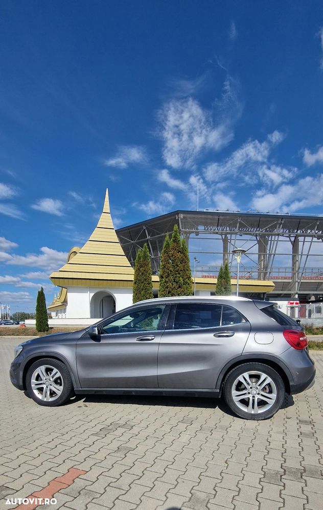 Mercedes-Benz GLA - 4
