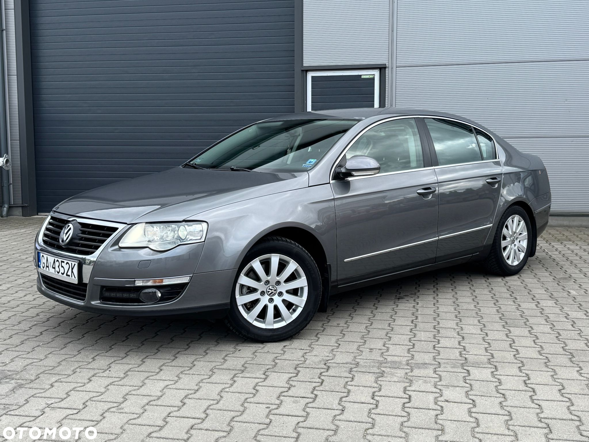 Volkswagen Passat 2.0 TDI Comfortline - 12