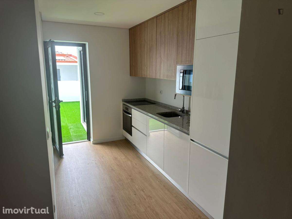 Quarto - localizado em Paranhos Porto - Grande imagem: 5/11