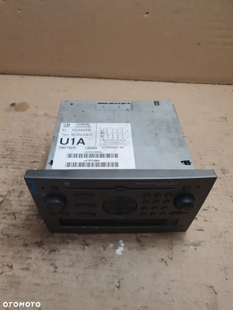 RADIO CD SIEMENS OPEL ASTRA H VECTRA C SIGNUM nr 13138250 - 1